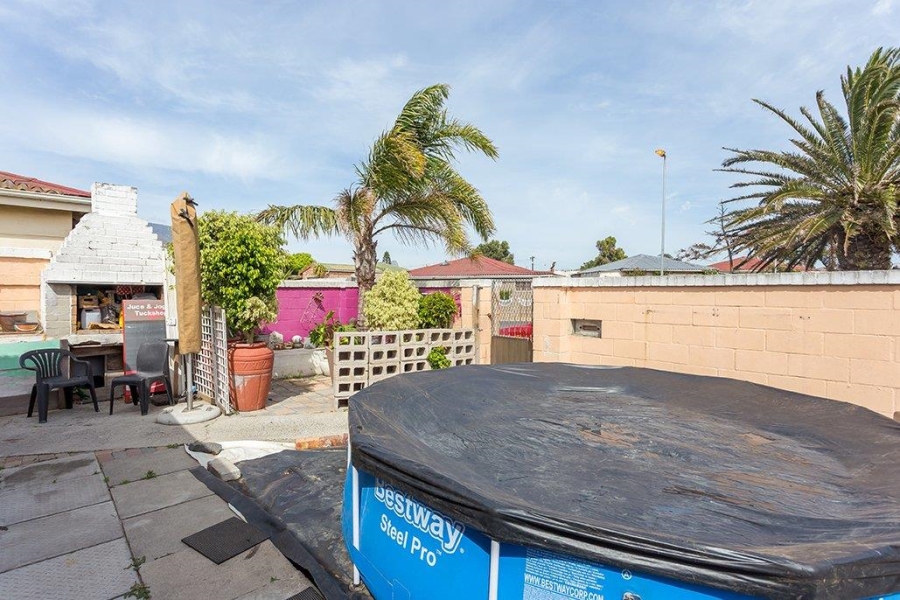 4 Bedroom Property for Sale in Brooklyn Western Cape